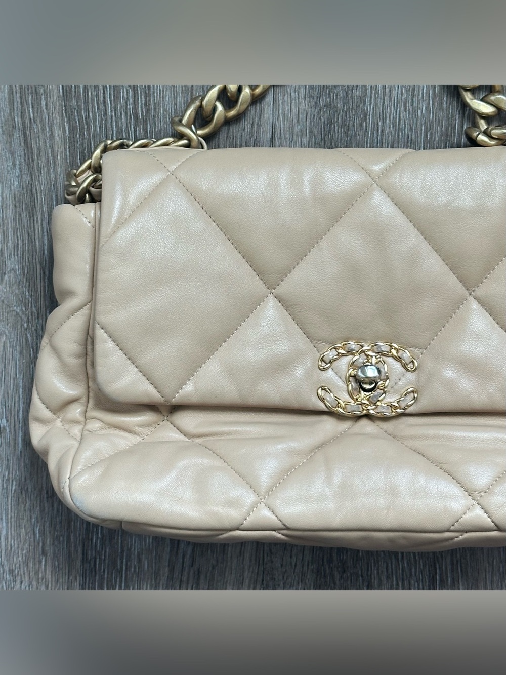 Chanel 19 Flap Bag Large Lambskin Quilted Leather Beige Gold Silver Strap CC - Picture 2 of 11